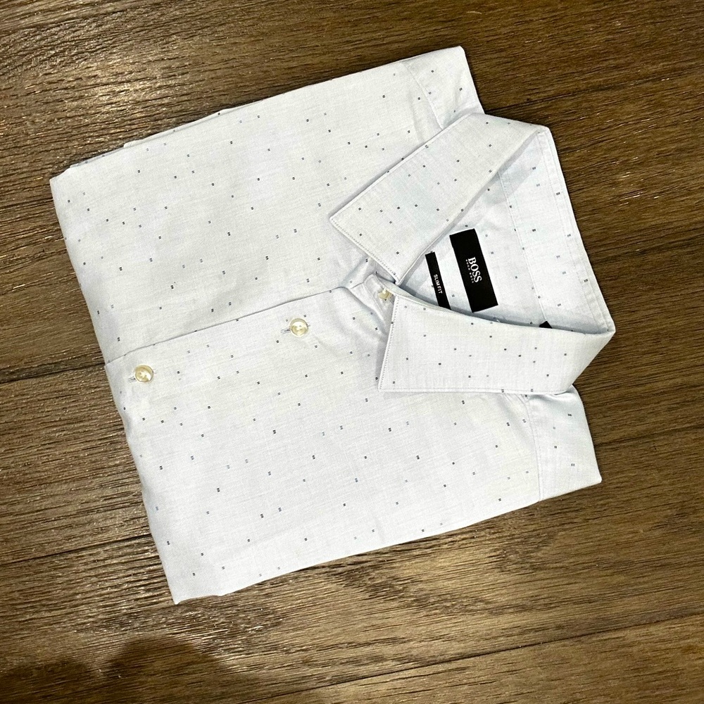 Boss check slim fit size 16 1/2 42 never worn damage on one button.